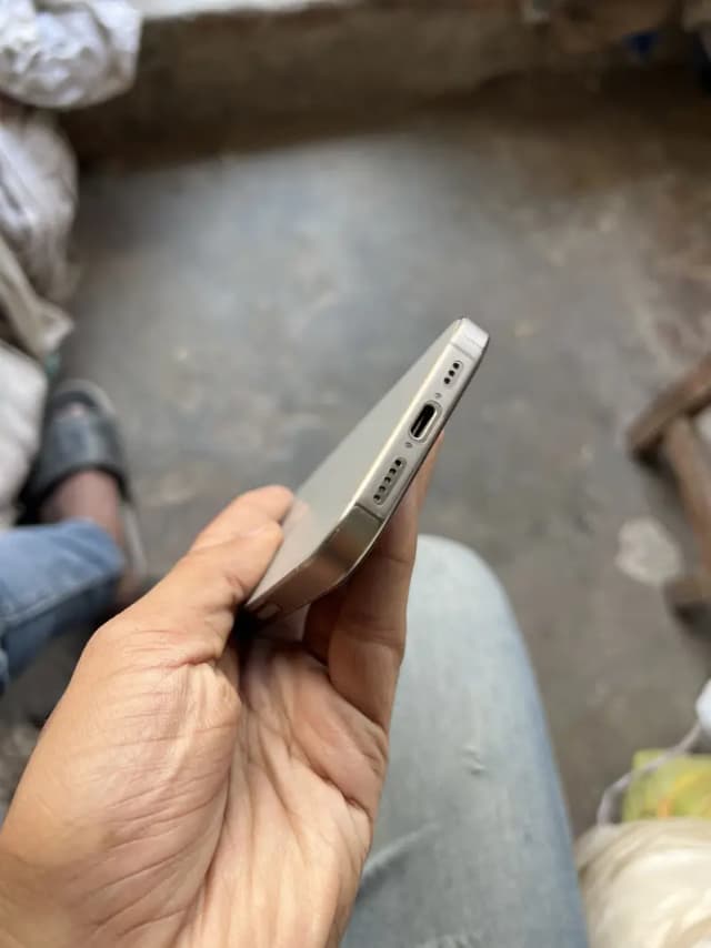 Apple iPhone 16 Pro