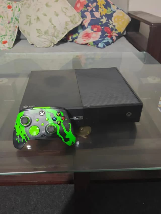 Xbox One + (60+ Games)