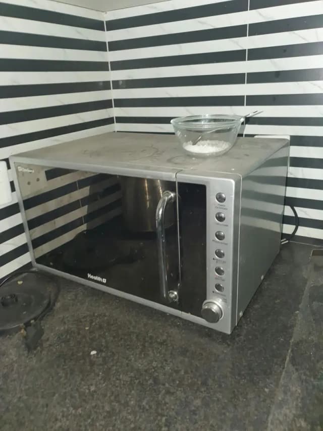 2 bed flat All furniture Are Thing for sale Urgent sale text me whtsap