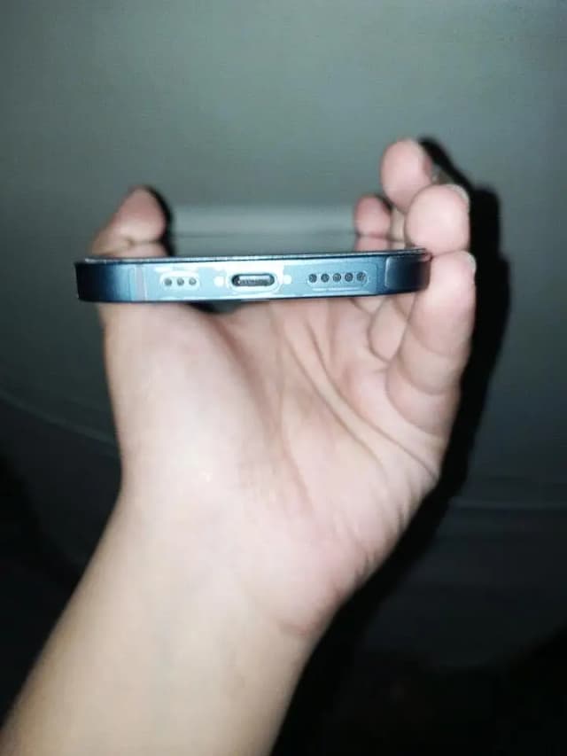 Apple iPhone 13