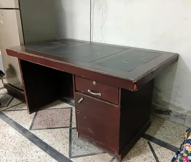 Exactive office table for sale
