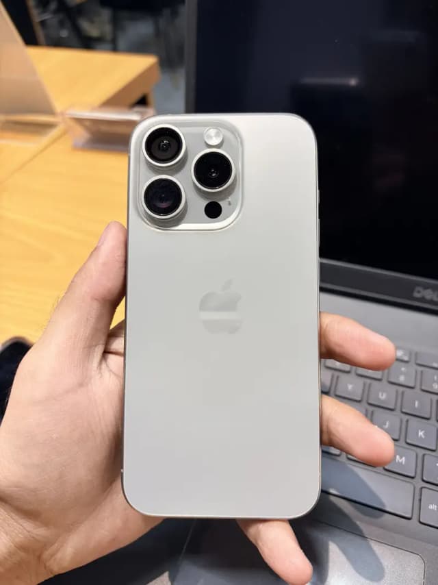 Iphone 15 pro (Factory Unlock)