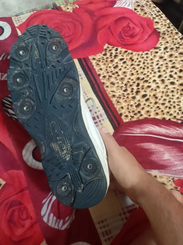spikes shoes