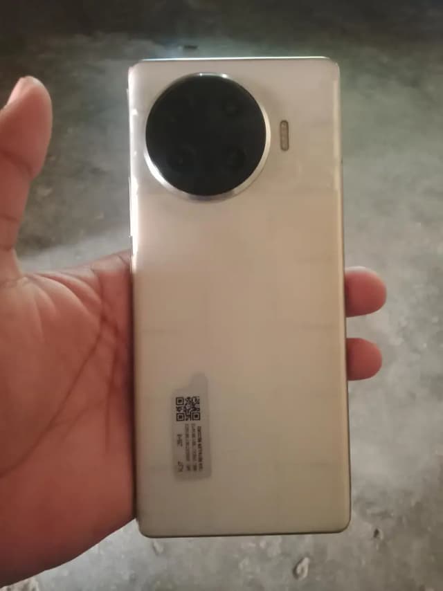 Tecno spark 20 pro plus