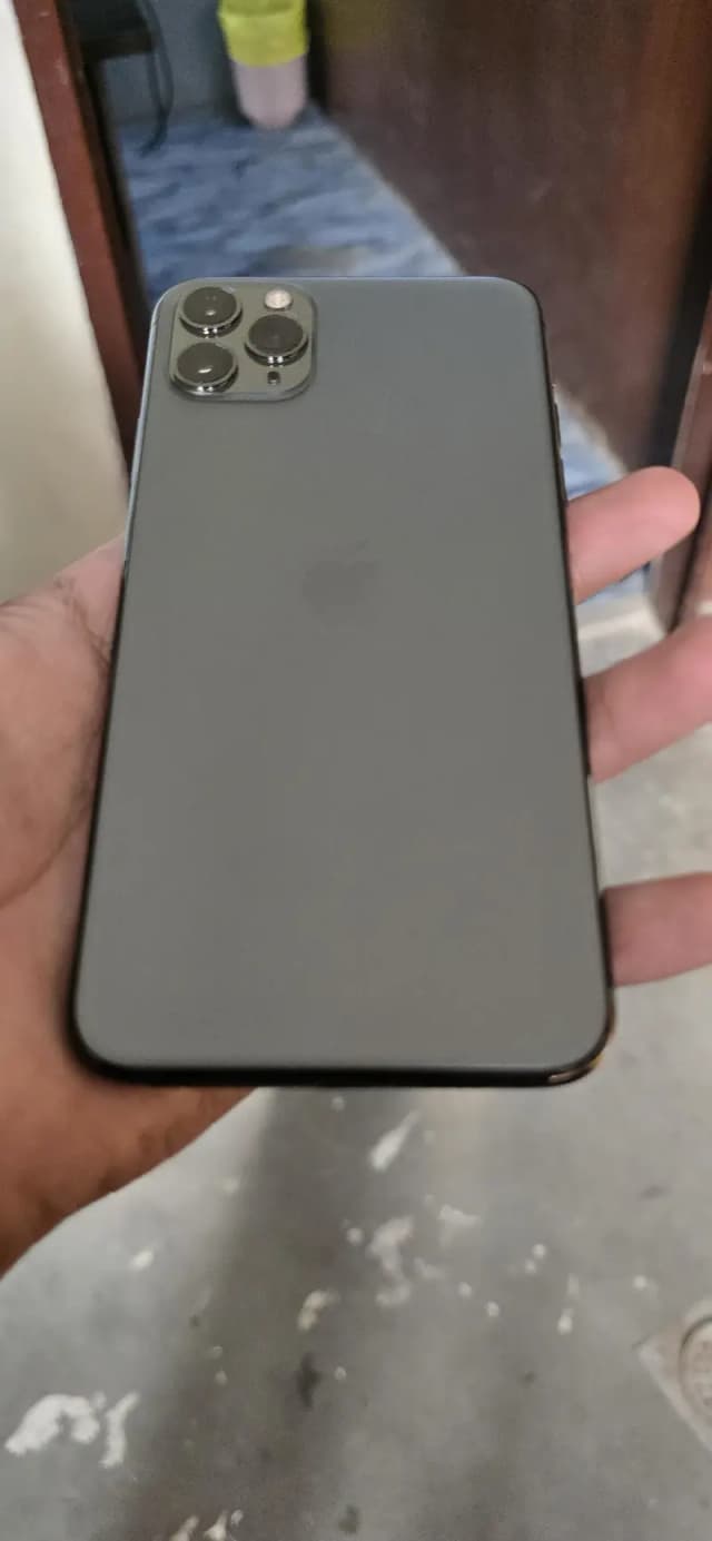 Apple iPhone 11 Pro Max 256GB – Premium Design & Performance