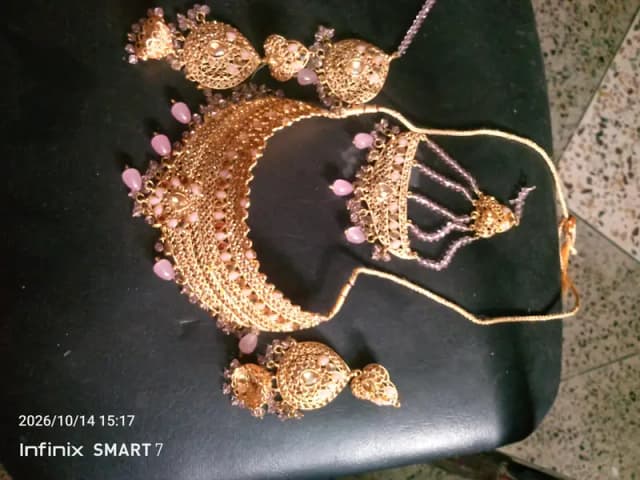 Artificial jewellery set