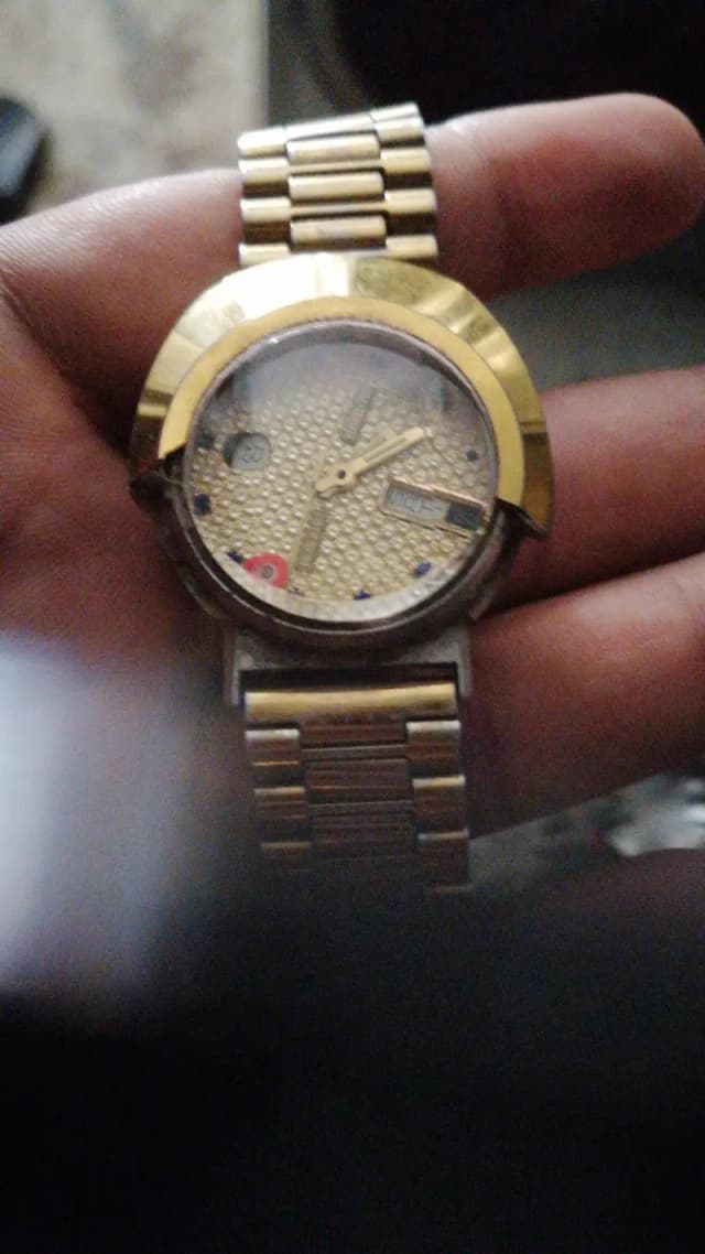 men watch