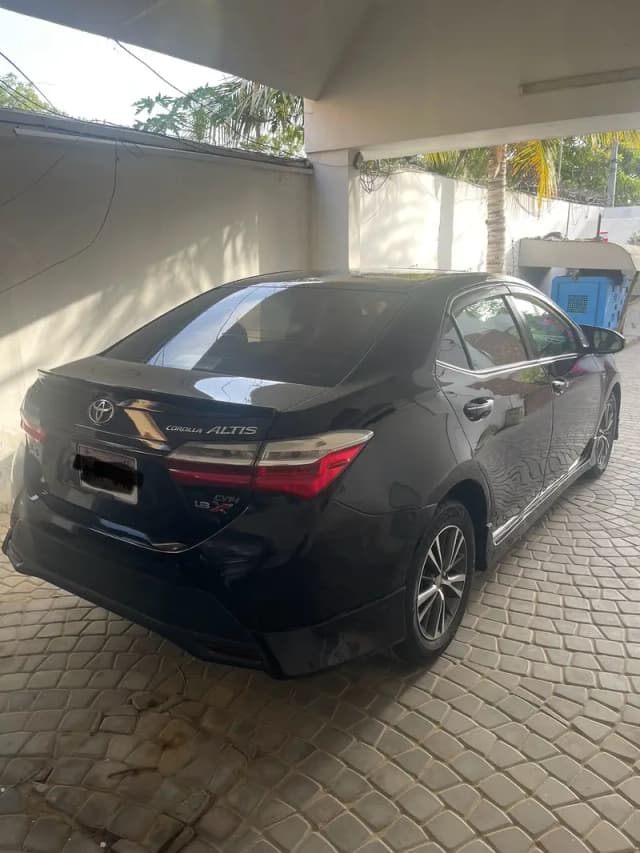 Corolla altis grande 1.8 full option for sale