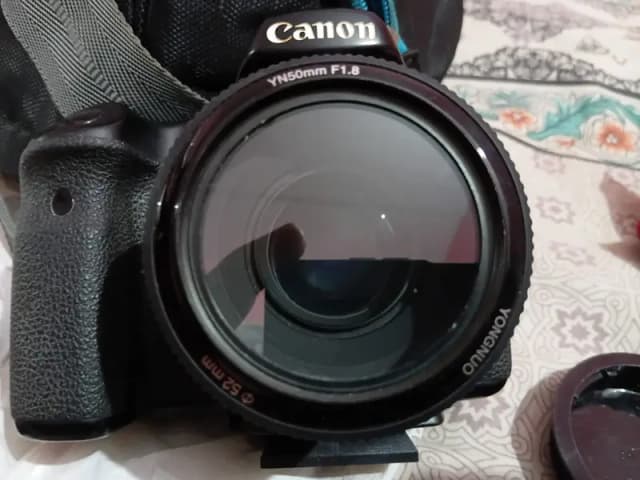 Canon 70D DSLR Camera with YN 50mm Lens