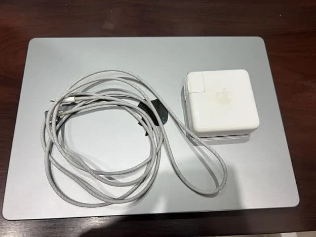 Apple MacBook Pro M2