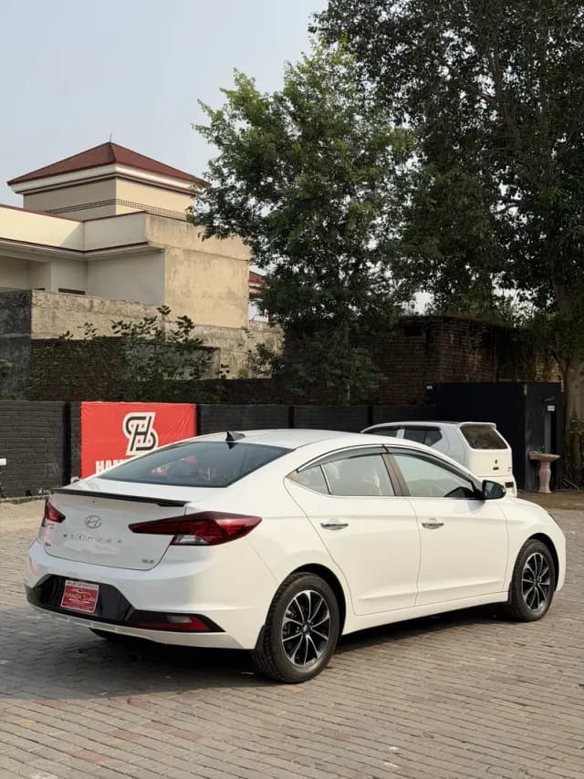 Hyundai Elantra 2026