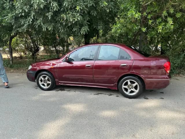 Nissan Sunny 2005