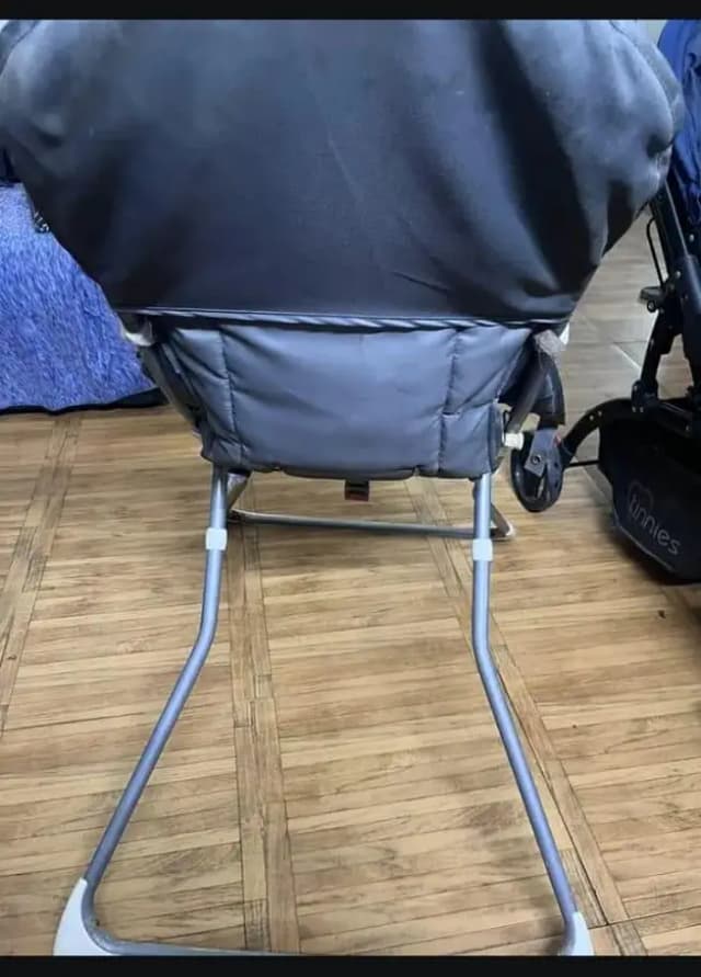 tinnies brand high chair good condition