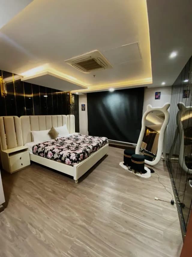 1 Bed Room Luxurious Apartment.