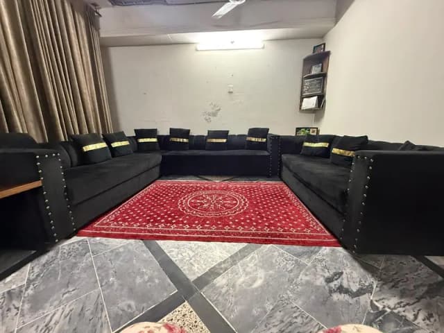 9 Seater Sofa Set Brand new condition Velvet Black