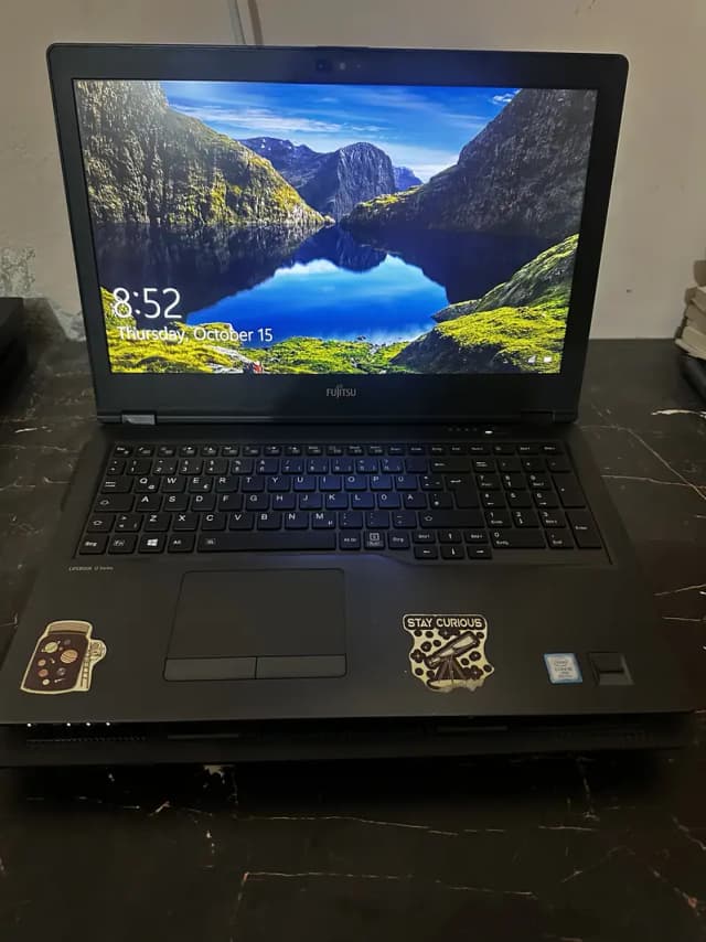 Fujitsu lifebook u758 i5 8th gen