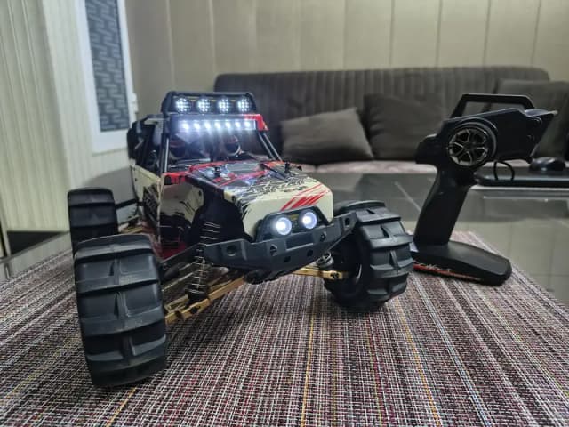4x4 RC Truck / Car / Buggy Wltoys 12409
