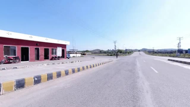 1 Kanal ( Pair Plot ) ( 50*90 in Block D ) ( Corner & Adjacent Plot ) ( Sunface Plot ) ( Out Class Location Plot )