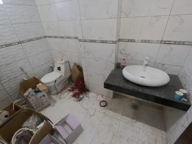 Prime Location Cosmopolitan Society Flat For rent Sized 2000 Square Feet