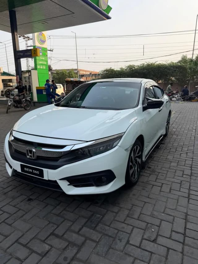 Honda Civic 2016/17 full option