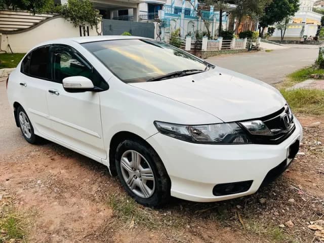 Honda City 1.5  IVTEC 2018 Model Total Genuine in Excellent Condition