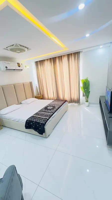 Par day apartment available for rent shot stay weekend luxury apartments bahria town Lahore