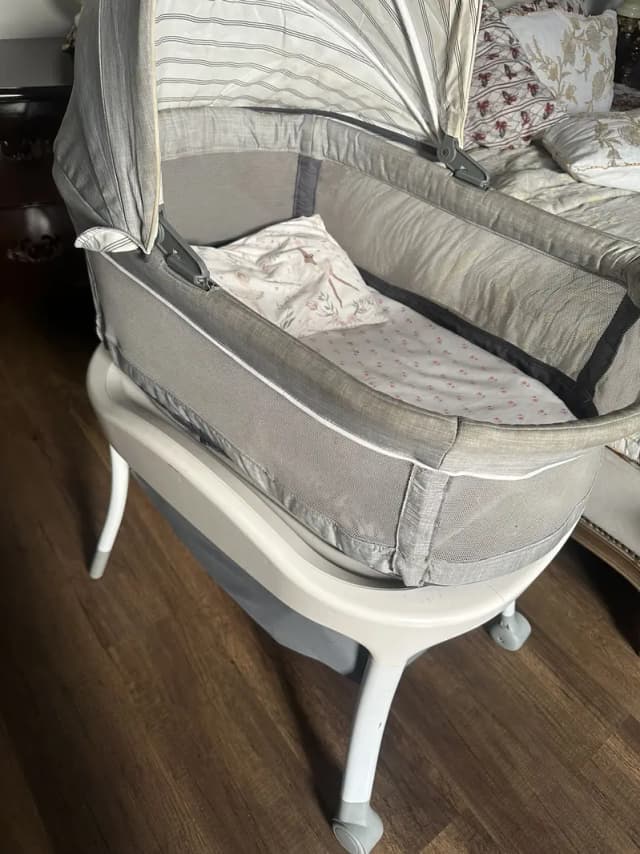Baby swing cot