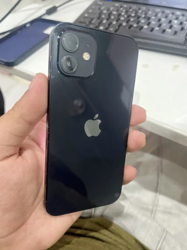 Apple iPhone 12