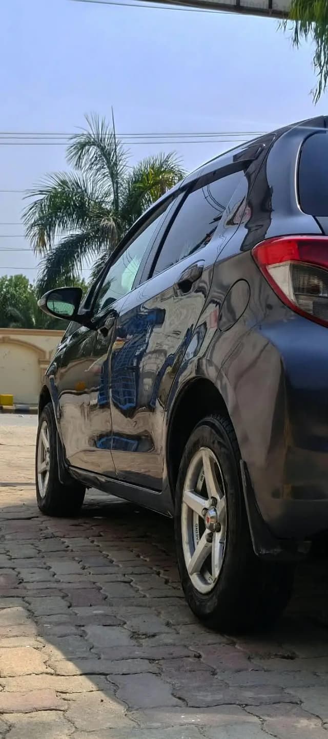 Toyota Vitz 2012