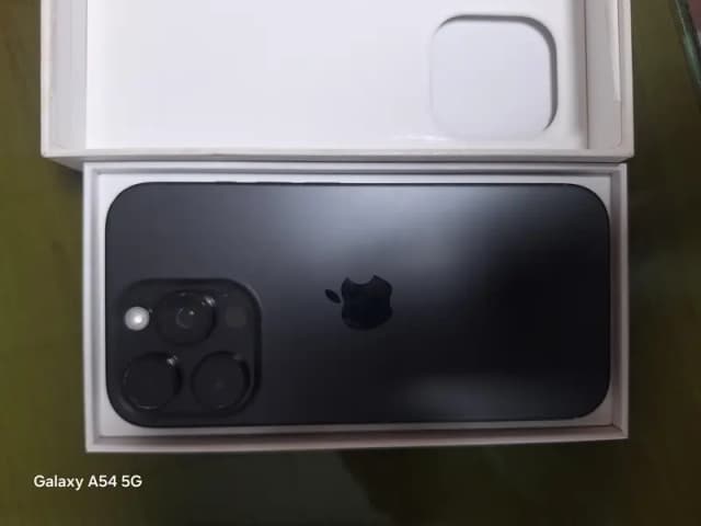Apple iPhone 16 Pro 1 TB 89% battery health Black Colour