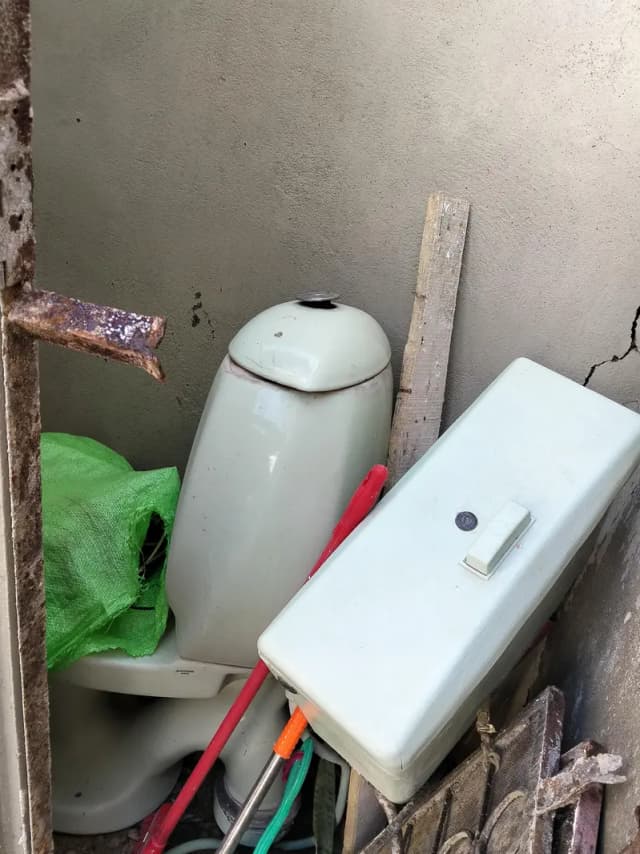 English washroom Seat