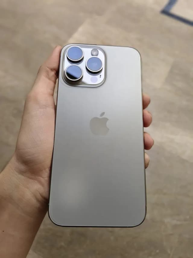 I phone 15 pro max Jv