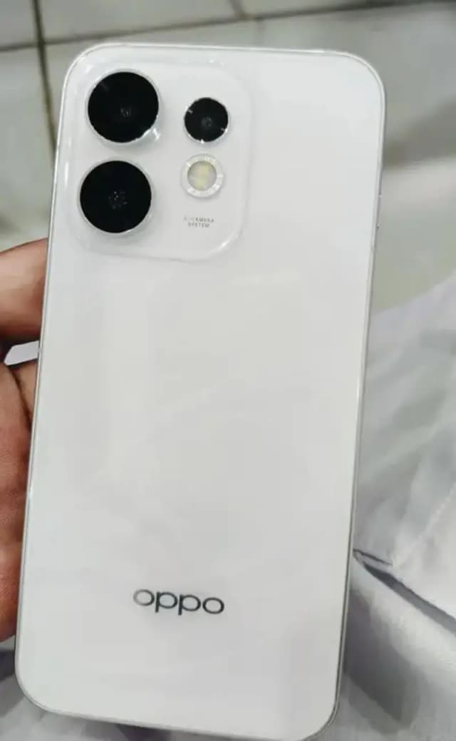 Title: OPPO Reno 16 5G / 12GB RAM 256GB Storage / Box Pack Accessories