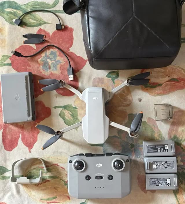 Dji mini 2 SE - FLY MORE COMBO