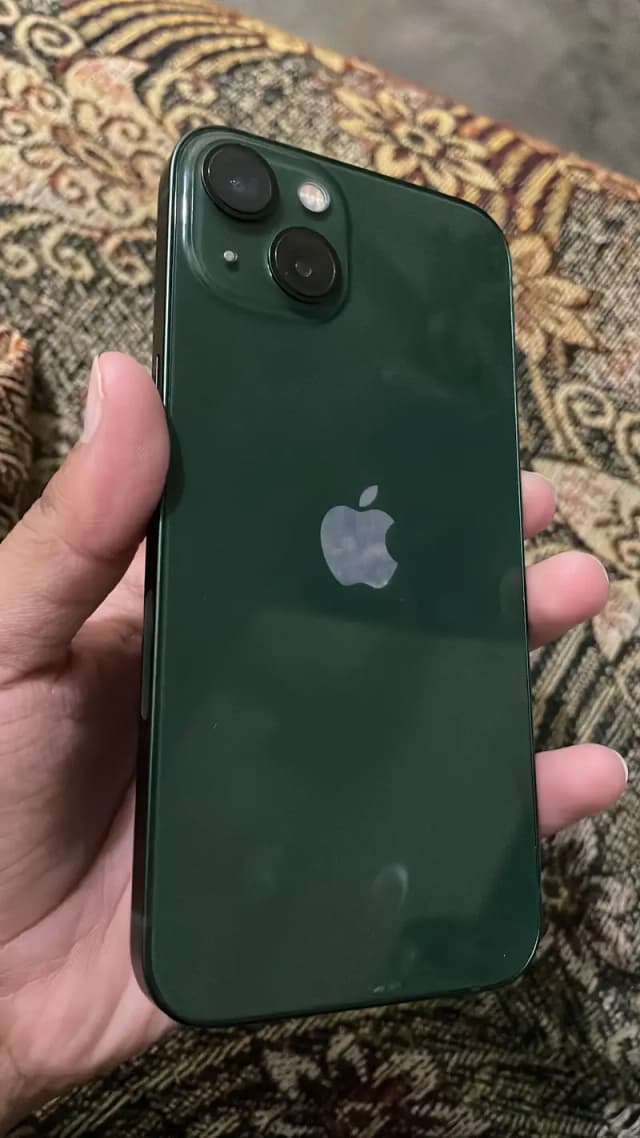 Apple iPhone 13