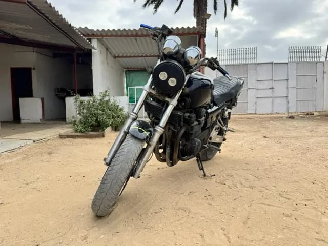 YAMAHA XJR HEAVY 4 CYLINDER