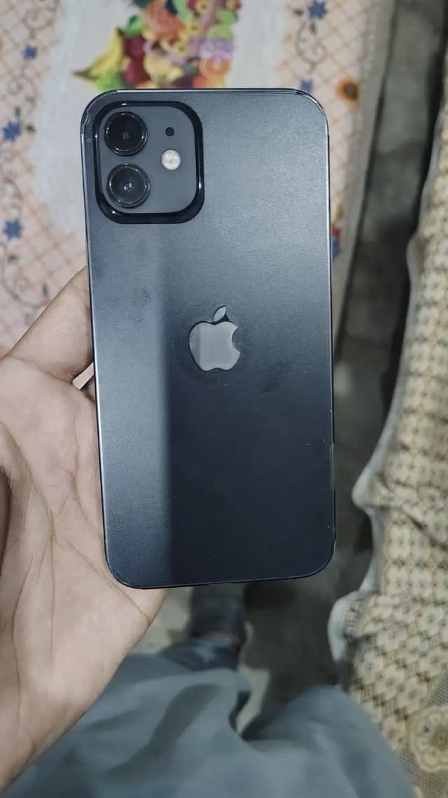 Apple iPhone 12