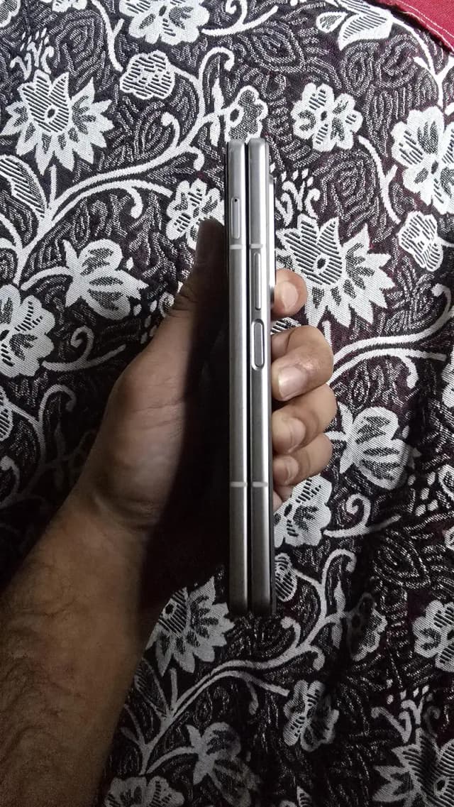 Samsung Mobile Z Fold 3