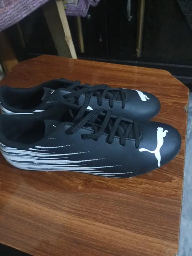 9 number football cleats studs