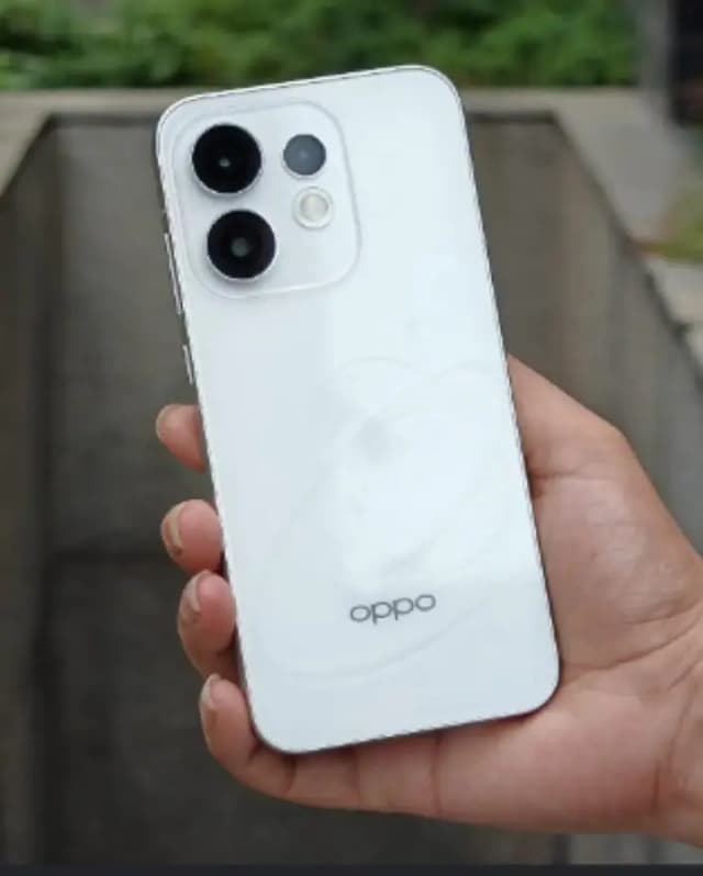 OPPO Reno 16