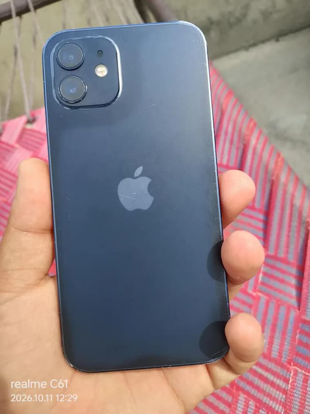 Apple iPhone 12