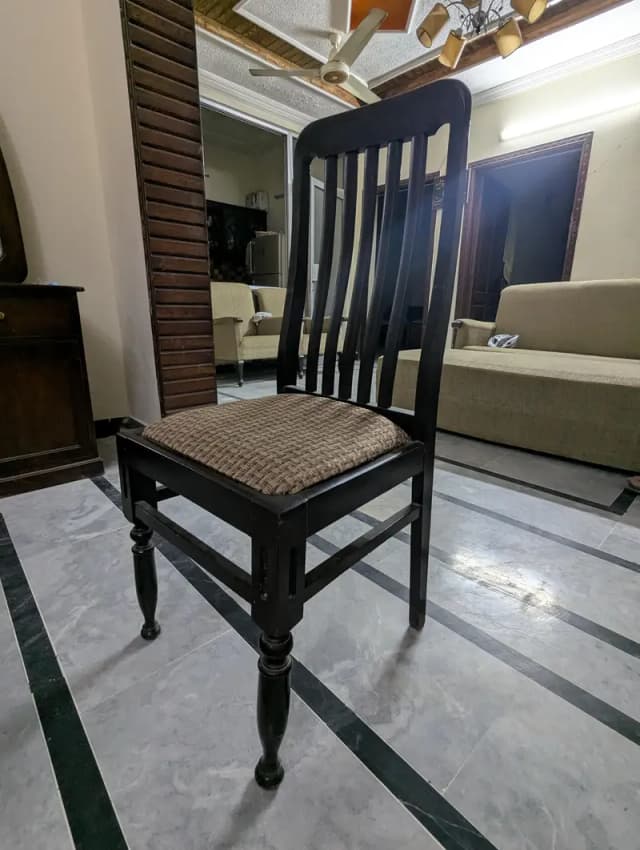 Set of 6 Solid Wooden Dining Chairs – Very Good Condition