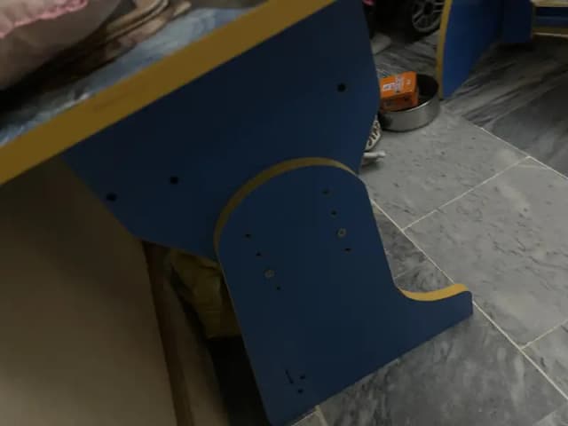 Frozen study table