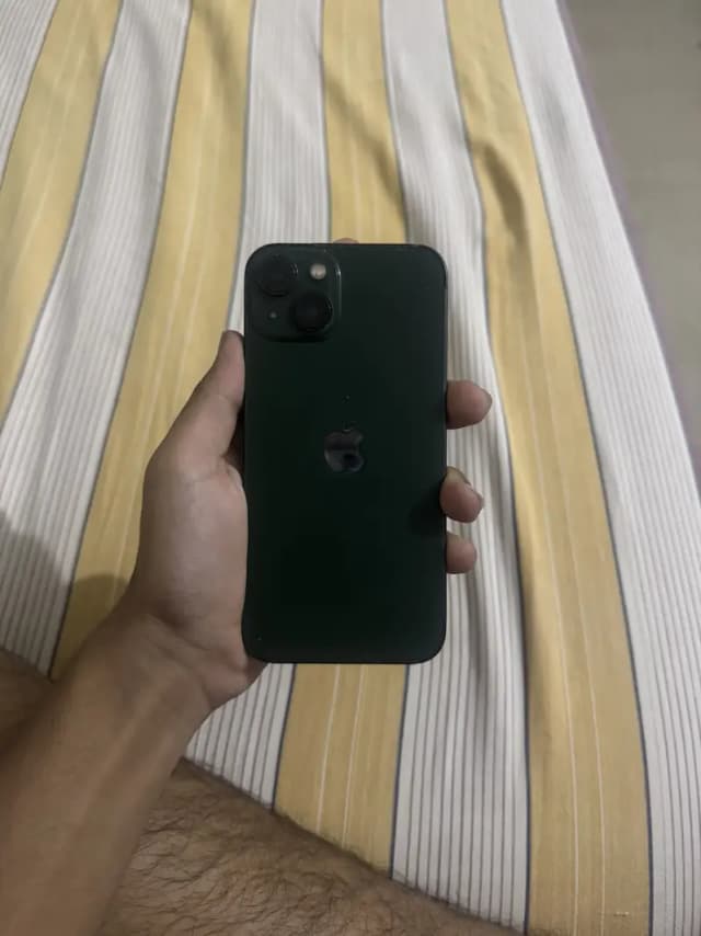 Apple iPhone 13