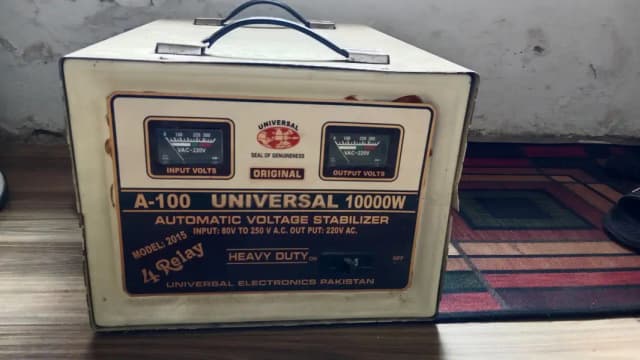 A 100 Universal  10000 W , genuine automatic stabiliser