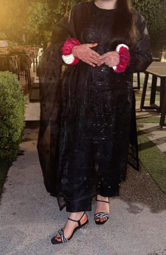 3 pc long shirt with Capri trouser and dubatta black color
