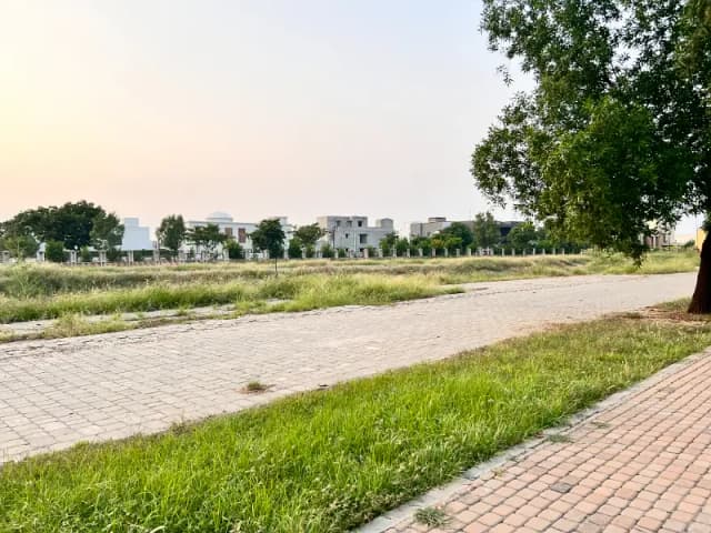 5 Marla Plot For Sale Prime Location In Lake City C-2