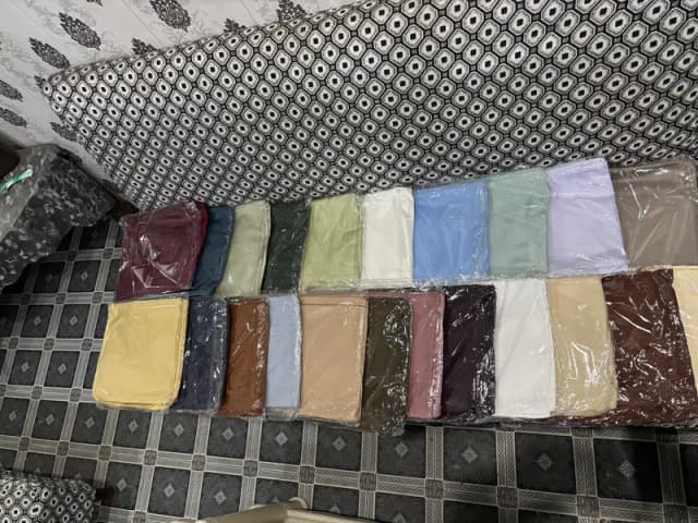 WASH N WEAR UNSTICHED AVAILABLE