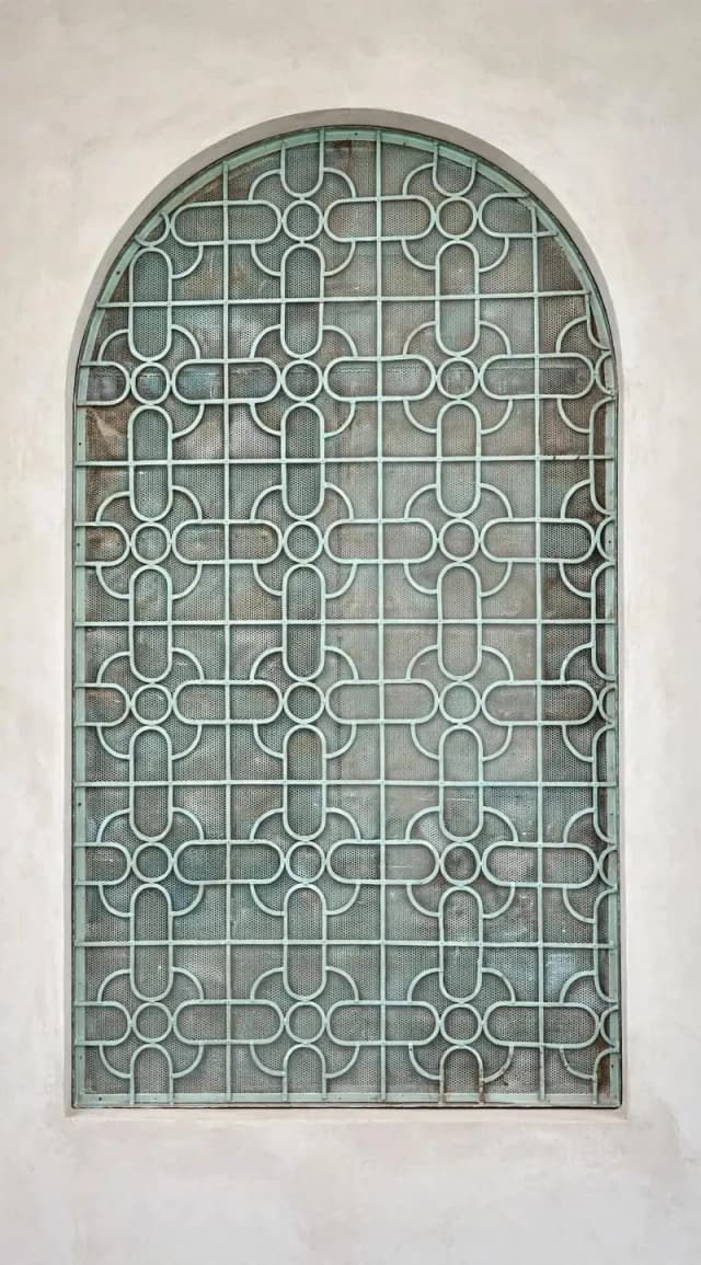 D Shape Iron Window - 5ft 11in x 3ft 4.5in - 6 Pieces Available