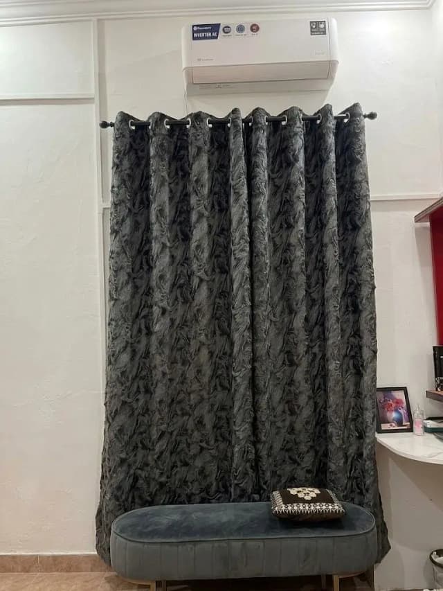 Set of 2 curtains
